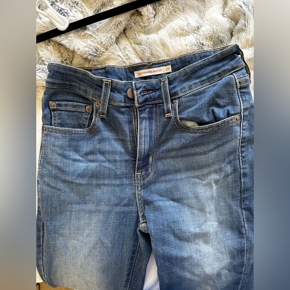 Levi Size 26 High Rise Bootcut Jeans - Picture 3 of 4